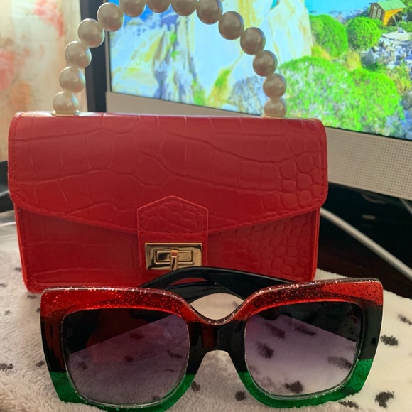 Women bag with sunglasses